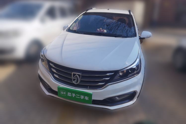 Used Baojun 310W 2017 1.5L Manual Fashion Model China V