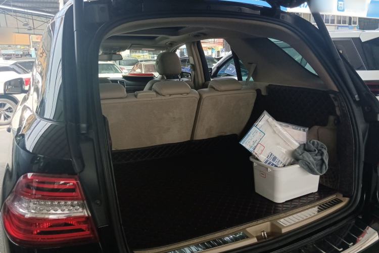 Used Mercedes-Benz M-Class 2015 ML 400 4MATIC Dynamic Model Trunk