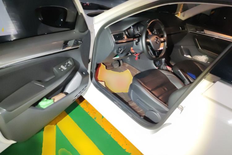 Used Volkswagen Bora 2017 1.6L Automatic Comfort Model Driver Seat