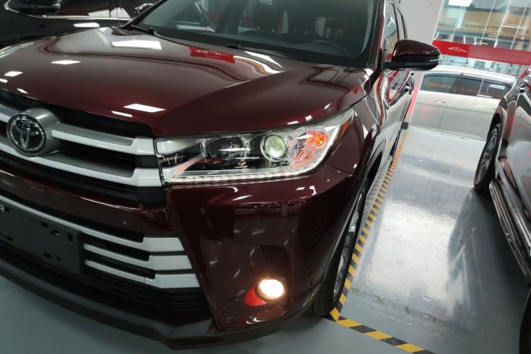 Used Toyota Highlander 2018 2.0T Four-Wheel Drive Luxury Edition 7 Seats China V Emission Standard