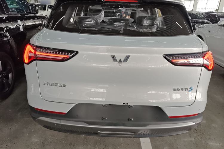 Used Wuling Xingguang S 2025 Model, 130km Leading Edition Rear