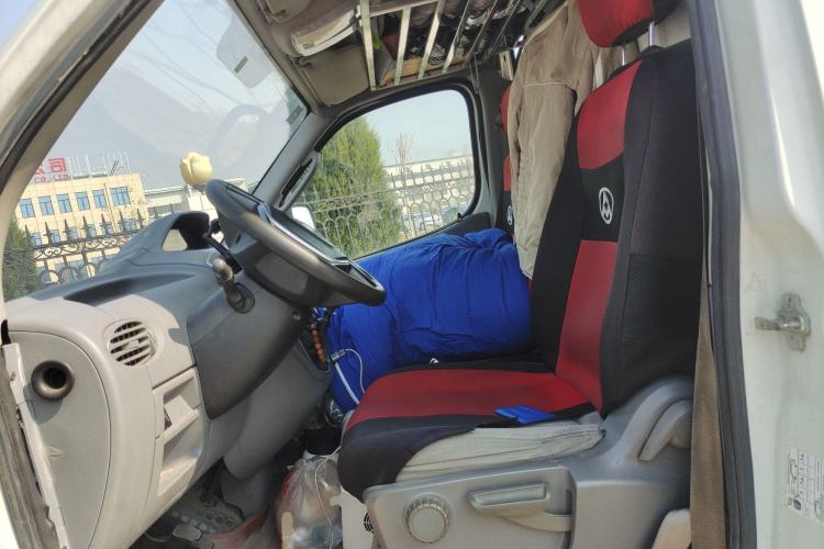 Used SAIC MAXUS Xintu V80 2020 2.5T Manual Classic City Delivery King Long Wheelbase Mid-Height 2/3 Seats