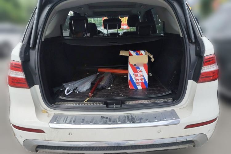 Used Mercedes-Benz M-Class 2014 ML 400 4MATIC Dynamic Model Trunk