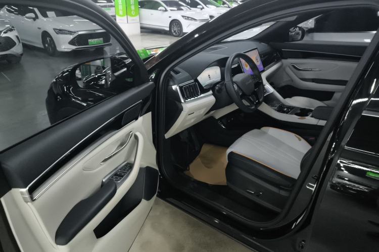 Used BYD Song PLUS New Energy 2024 Honor Edition EV 520km Luxury Model Driver Seat