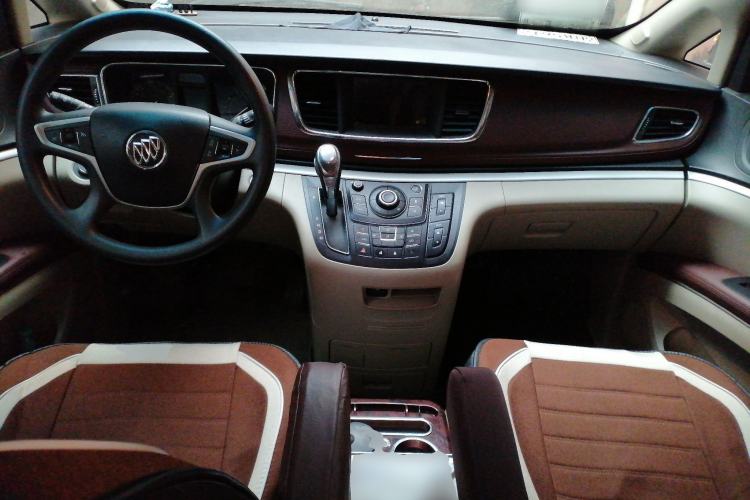 Used Buick GL8 2018 28T Comfort Model China VI Standard Center Console