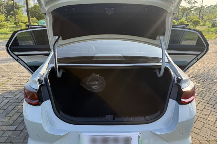 Used Geely Auto Emgrand L HiP 2022 1.5TD-DHT Pro 100KM Super Swift Trunk