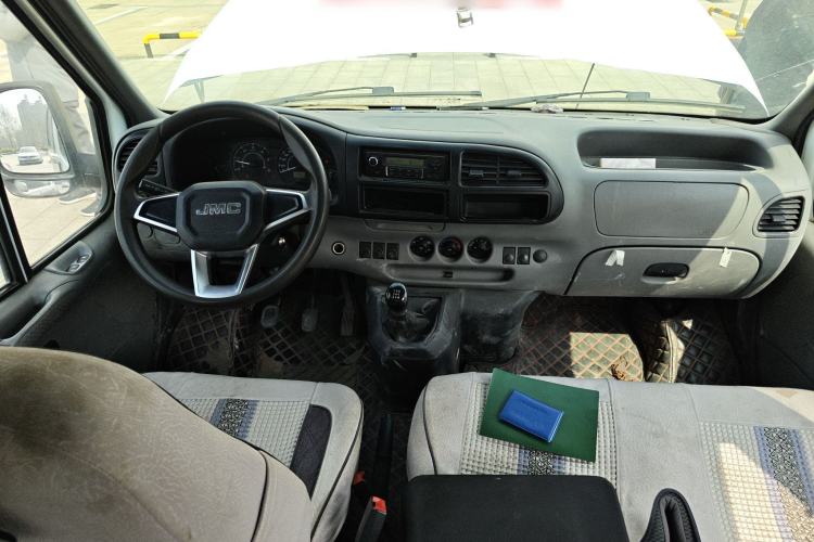 Used JMC Transit 2019 2.8T Commercial Version Short Wheelbase Mid-Roof 6-Seater China VI JX493
