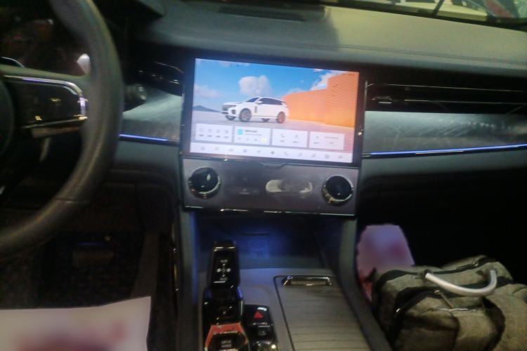 Used Lynk & Co 09 2021 2.0T Halo Six-Seater