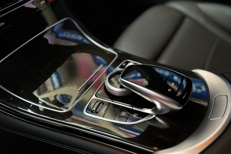 Used Mercedes-Benz GLC 2017 GLC 260 4MATIC Luxury Model Interior 4