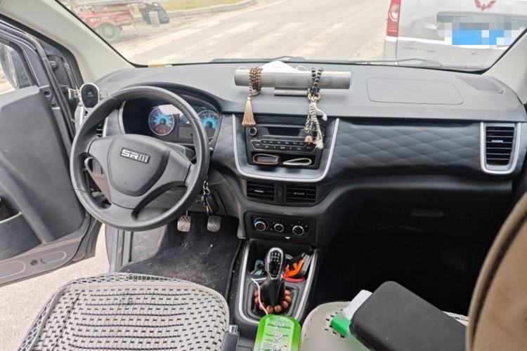 Used Jinbei Gold Hiace 2023 1.5L Passenger Vehicle Engineering Lion 5/6/7 Seater