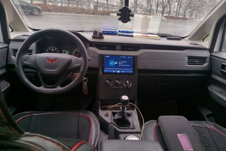 Used Wuling Hongguang PLUS 2021 Commercial Version 1.5T Manual Standard Edition 7-Seater
