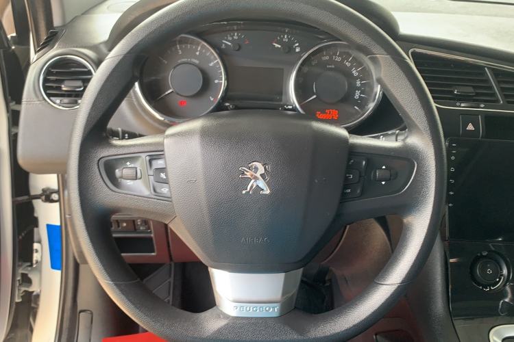 Used Peugeot 3008 2016 2.0L Automatic Standard Edition Steering Wheel