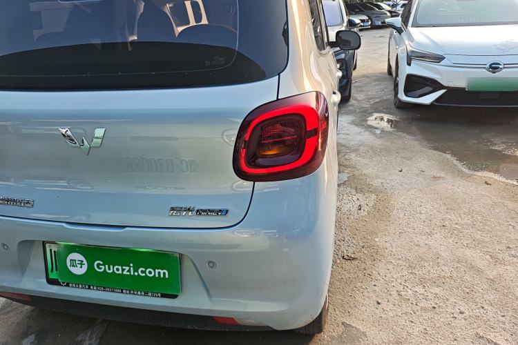 Used Wuling Hongguang MINIEV 2025 Four-Door Version Premium Edition Exterior 3