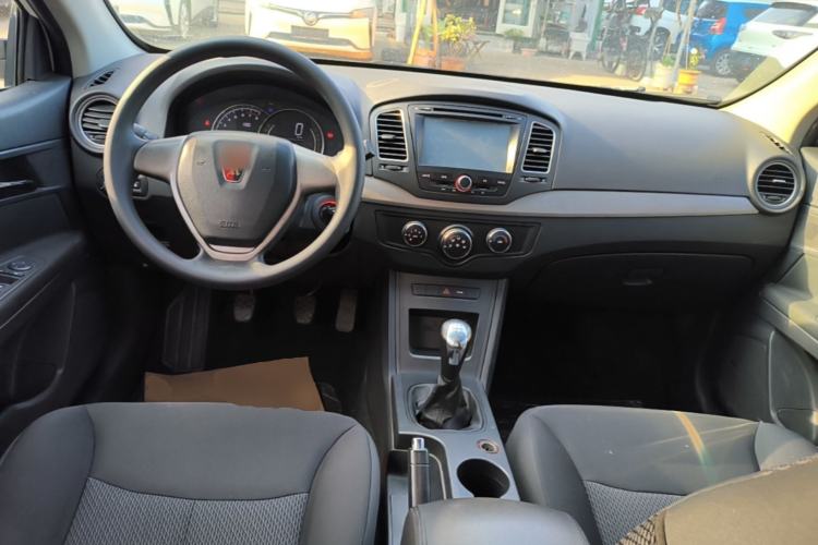 Used Roewe 350 2015 1.5L Manual Luxury Sunroof Edition