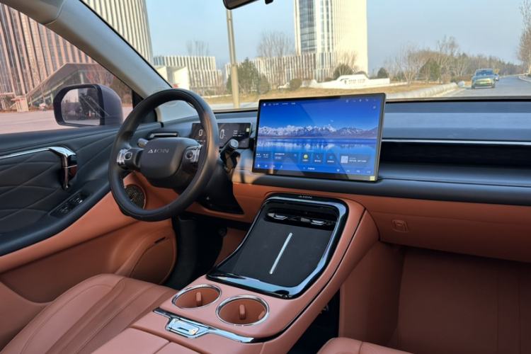 Used AION V 2024 Aion Tyrannosaurus 650 Smart Premium Edition