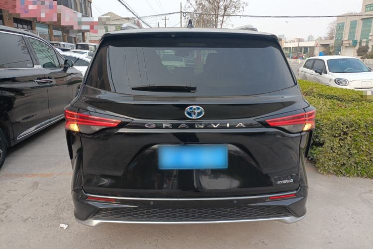 Used Toyota Granvia 2022 2.5L Hybrid Prestige Edition