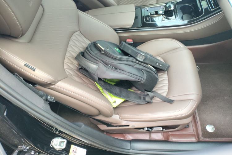 Used BYD Han 2024 DM-i Glory Edition 121KM Elite Model Right Front Seat