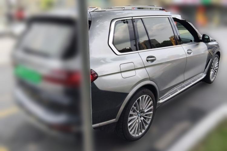 Used BMW X7 2020 xDrive40i Luxury Package with Leading Features Rear Right 45 Deg