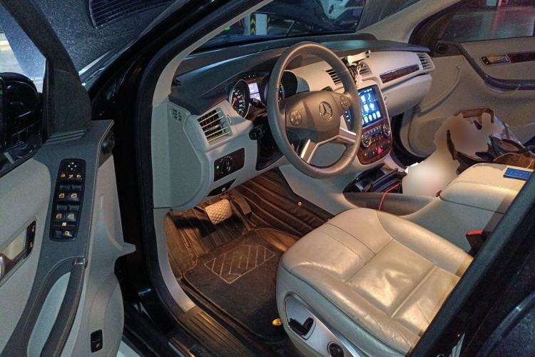 Used Mercedes-Benz R-Class 2010 R 350 L 4MATIC