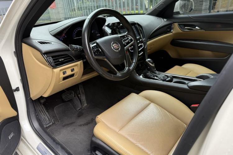 Used Cadillac ATS 2014 28T Comfort Version Interior 2