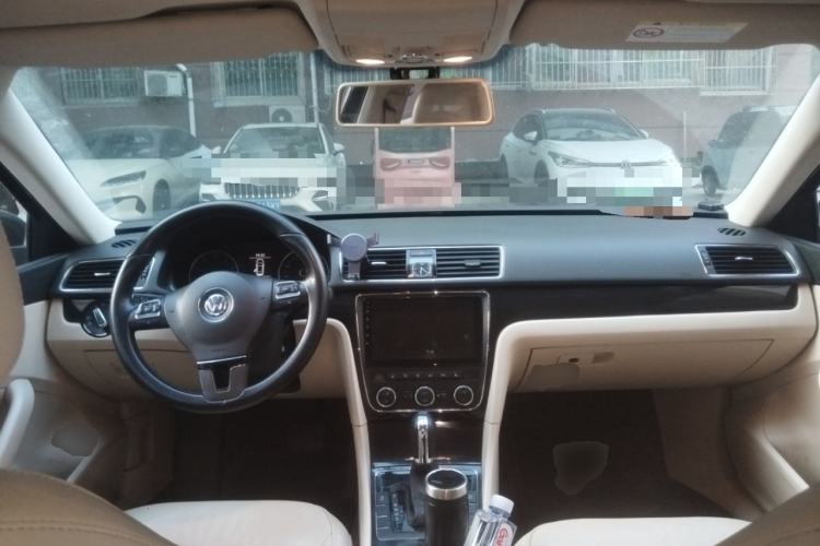 Used Volkswagen Passat 2015 1.8TSI DSG Prestige Edition Center Console