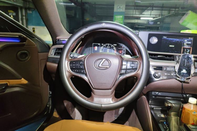 Used Lexus ES 2020 200 Excellence Edition