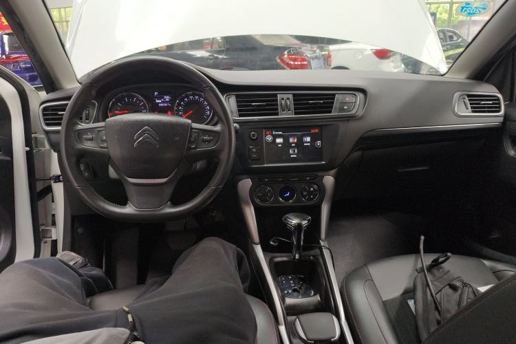 Used Citroen C3-XR 2015 1.6L Automatic Pioneer Model Center Console