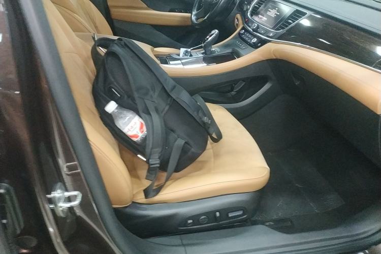 Used Buick LaCrosse 2016 28T Luxury Version Right Front Seat