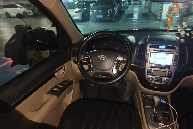 Used Hyundai Santa Fe Classic 2012 2.4 Comfort Edition 7-Seater Four-Wheel Drive Steering Wheel