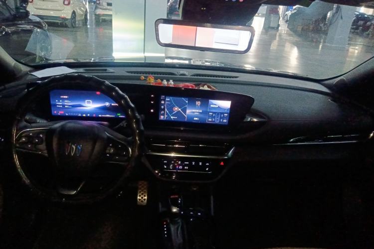 Used Buick Envista 2022 1.5T GS Fuel-Efficient Version Center Console