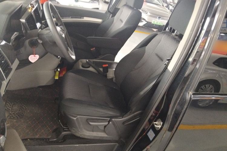 Used JAC Refine M4 2016 2.0L Manual Luxury Version