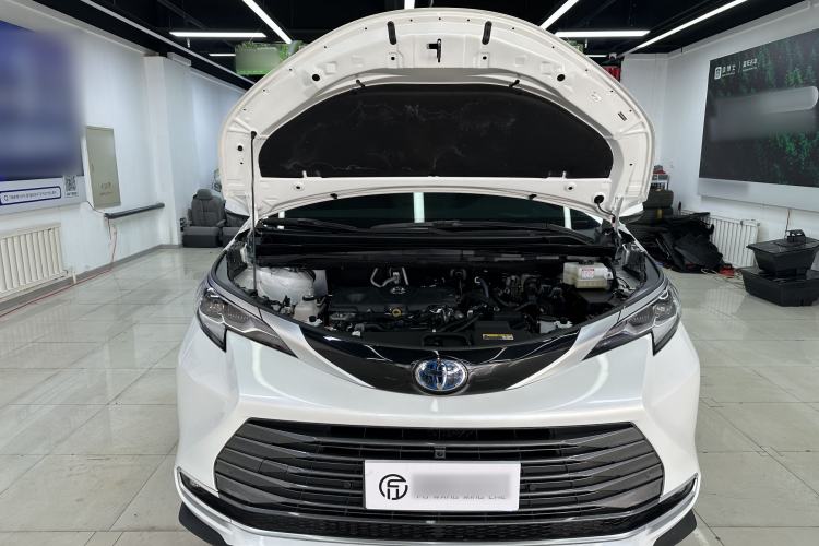 Used Toyota SIENNA 2023 2.5L Hybrid Deluxe Edition