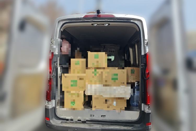 Used SAIC MAXUS Xintu V90 2021 2.0T Manual Zhiyun King Rear-Drive Single-Tire Extended-Wheelbase High-Roof 7-Seater Trunk