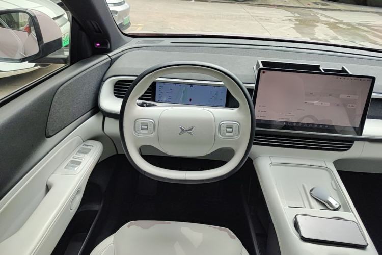 Used XPeng G6 2023 755 Ultra-Long Range Max Steering Wheel