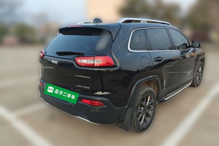 Used Jeep Cherokee 2020 2.0L Two-Wheel Drive Classic Sports Edition
