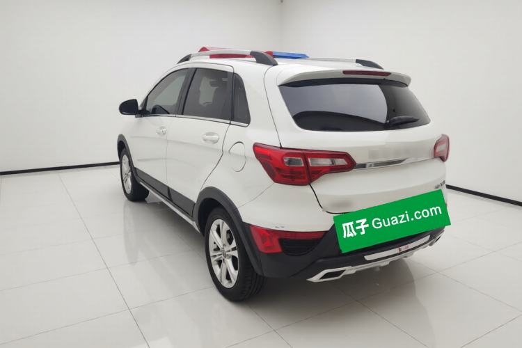 Used BAIC Senova X25 2015 1.5L manual Comfort trim level