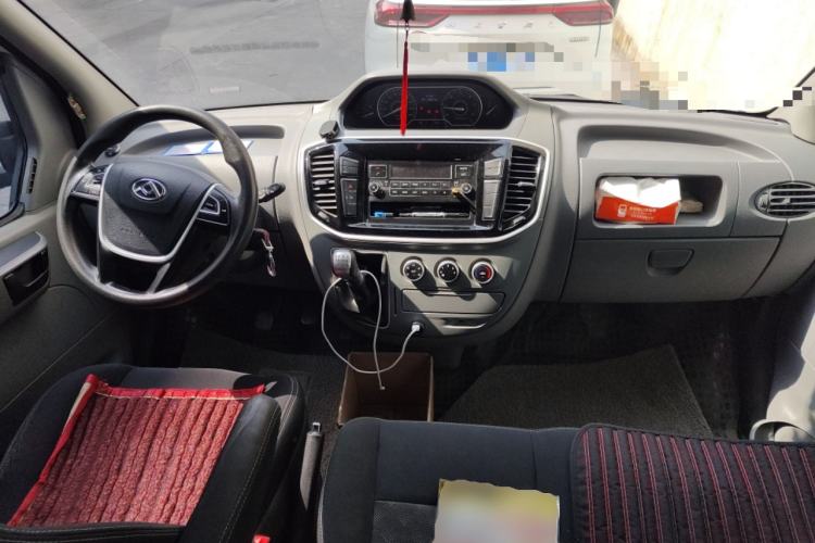 Used SAIC MAXUS Xintu V80 2019 2.5T Classic 6-Speed Manual Van Short Wheelbase Mid-Roof Design 2/3 Seats