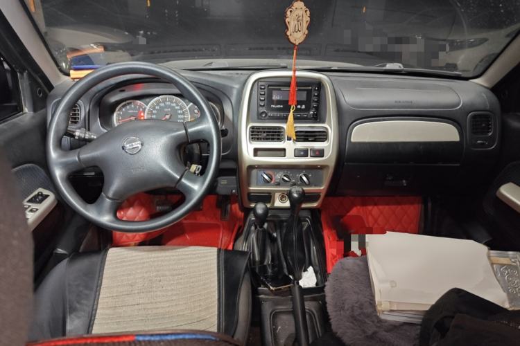 Used Nissan Paladin 2013 2.4L Four-Wheel Drive Standard Version China IV Standard
