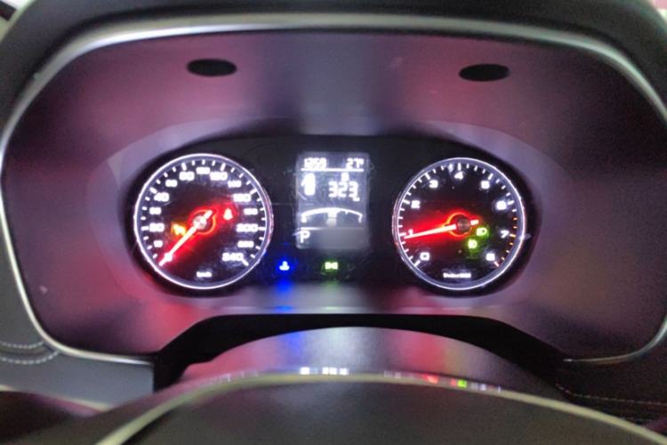 Used Roewe RX5 2018 20T Two-Wheel Drive Automatic Internet Smart Edition Interior 2