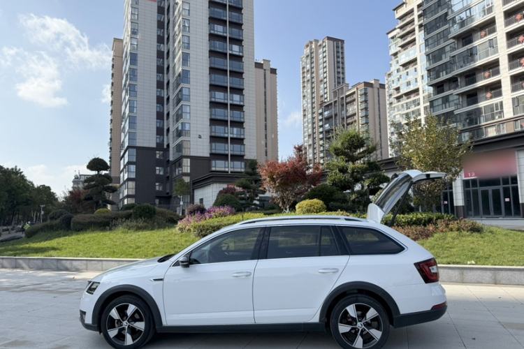 Used Skoda Octavia 2019 TSI280 DSG Luxury Edition Station Wagon China VI Standard