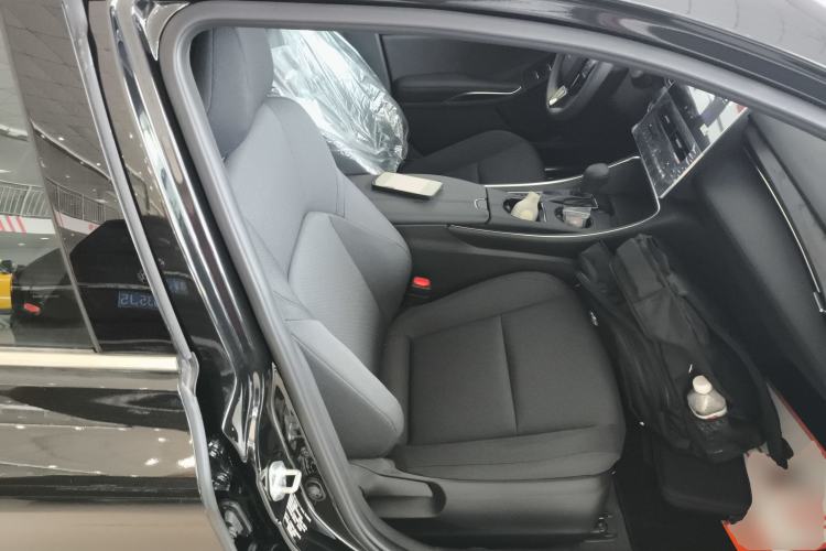 Used Toyota Avalon 2024 2.0L Ambition Edition Right Front Seat