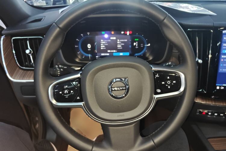 Used Volvo XC60 New Energy 2023 T8 Plug-in Hybrid Long-Range All-Wheel Drive Smart Luxury Edition Steering Wheel