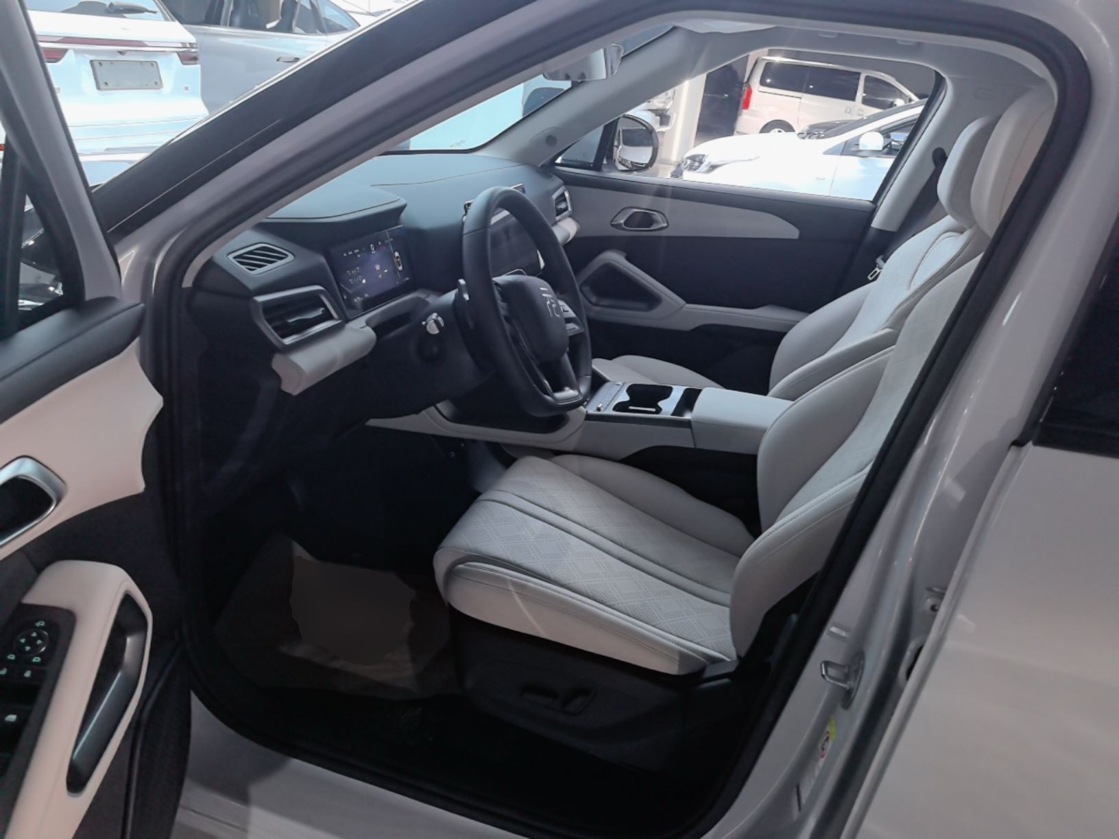 BYD Yuan UP 2025 Intelligent Driving Version 401 km Leading Edition — снимка 18
