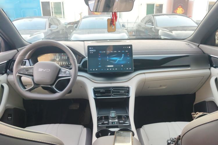 Used BYD Song PLUS New Energy 2025 DM-i Intelligent Driving 112KM Prestige Model Center Console