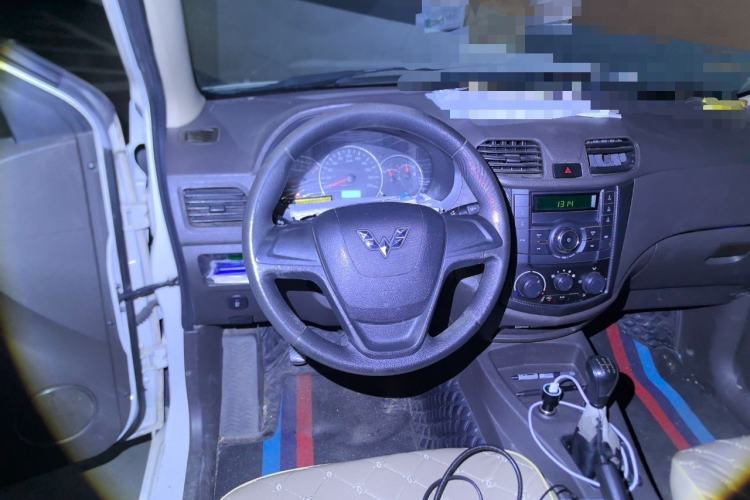 Used Wuling Hongguang 2015 1.5L S Basic Version China V Standard