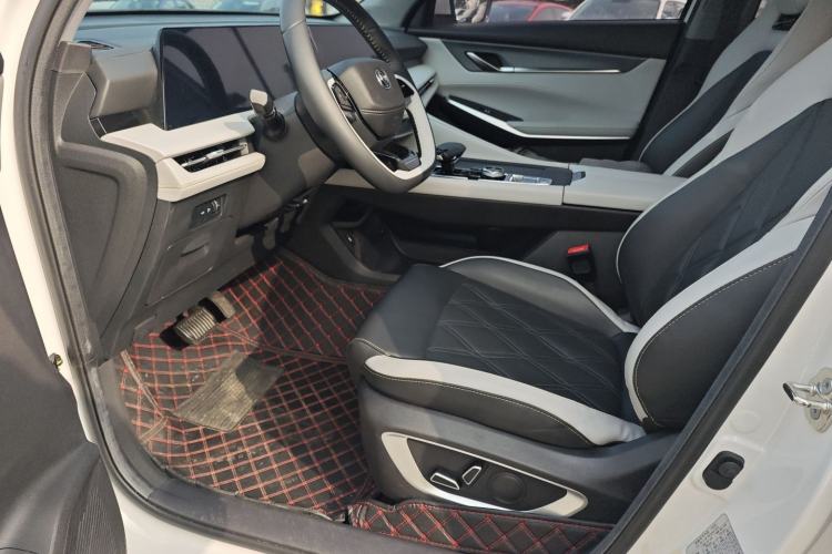 Used Changan CS75 PLUS 2023 3rd Generation 1.5T Automatic Prestige Model
