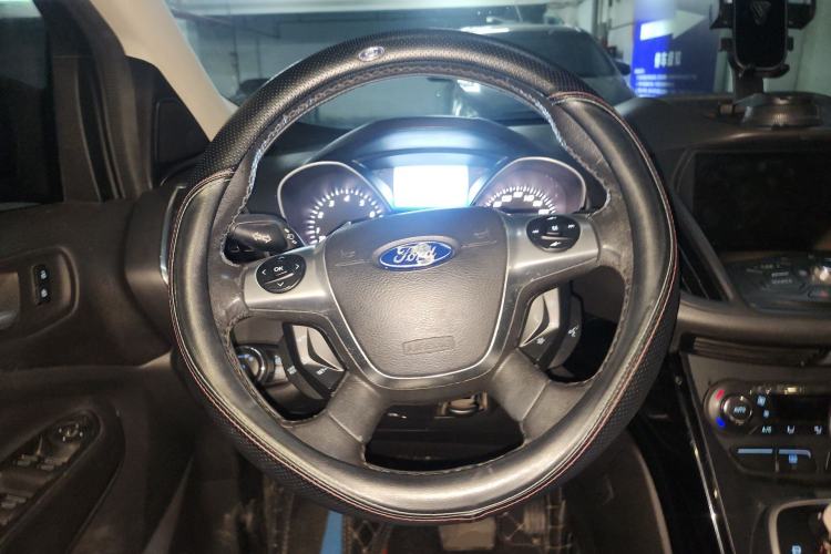 Used Ford Kuga 2013 2.0L GTDi Four-Wheel-Drive Sport Model Steering Wheel