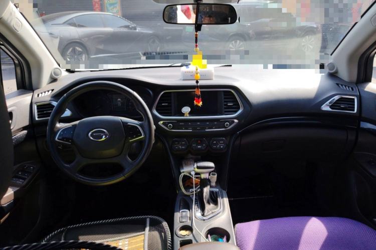 Used GAC Trumpchi GS4 2017 235T Automatic Two-Wheel Drive Luxury Smart Connectivity Version Center Console