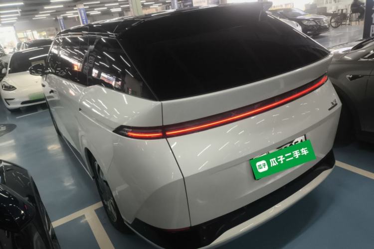 Used XPeng X9 2024 702 Ultra-Long Range Max