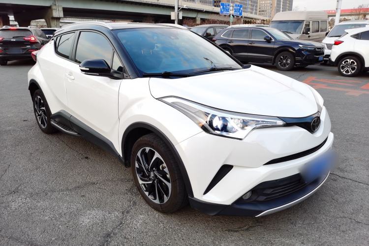 Used Toyota IZOA 2018 2.0L Yichi Version China VI Standard